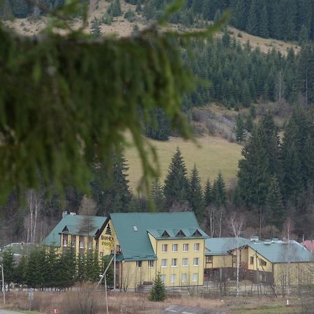 Ялинка Готель Vyshkiv Екстериор снимка