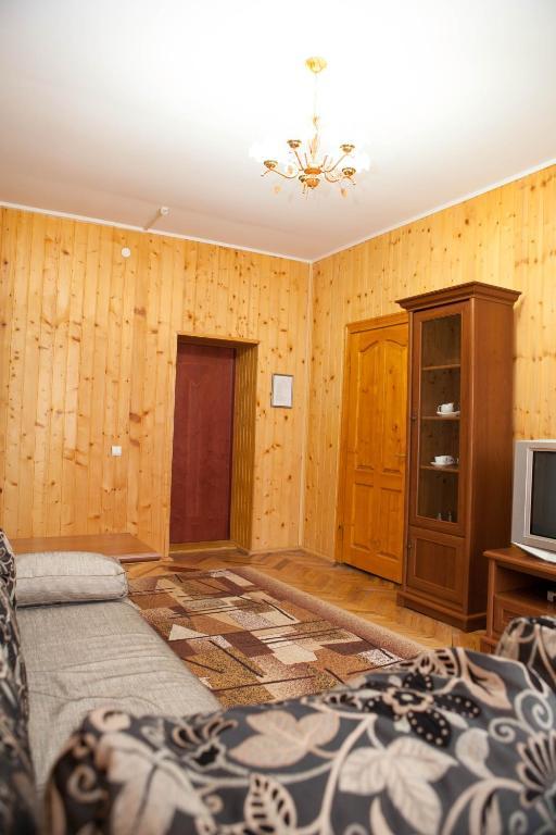 Ялинка Готель Vyshkiv Стая снимка