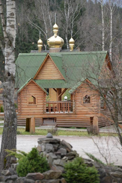 Ялинка Готель Vyshkiv Екстериор снимка